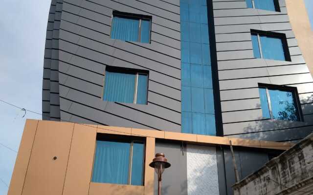 Pari Hotel