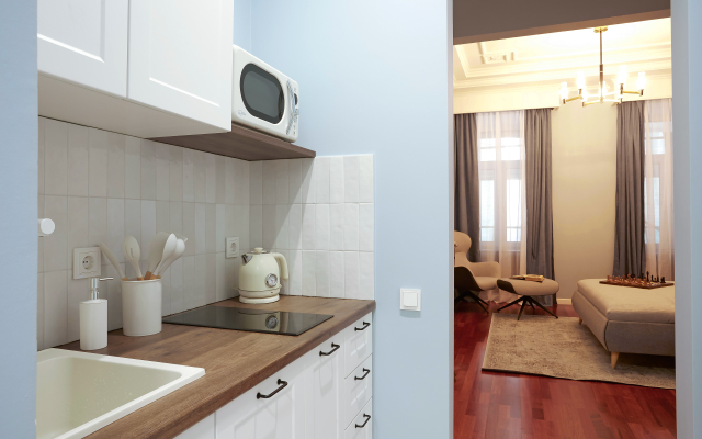 Ostozhenka 7 Flat