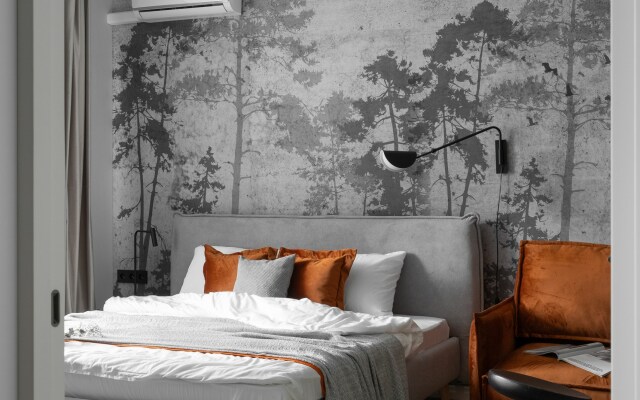 S konditsionerom i shikarnym dizaynerskim remontom Flat