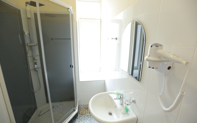 Midtown Hostel