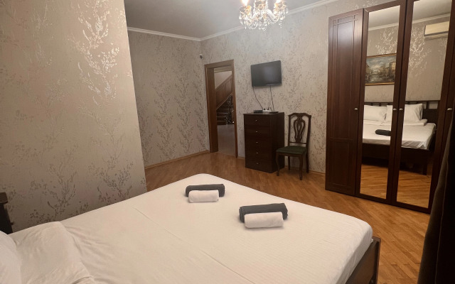 Magic Club Na Naberezhnoy Guest house