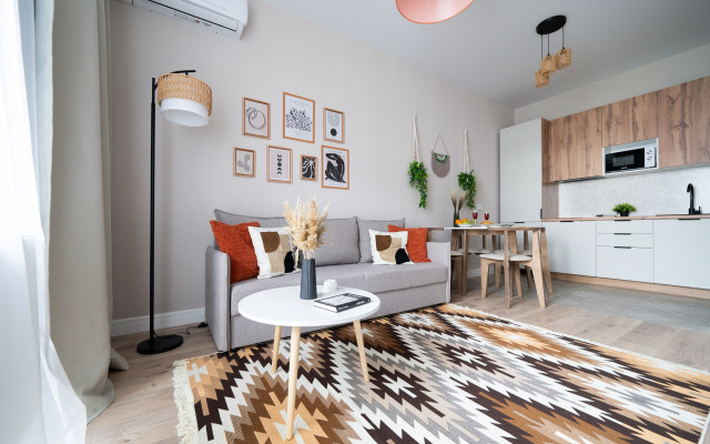 Dizaynerskaya Yevrodvushka Natali Apart Na Metro Prokshino Flat