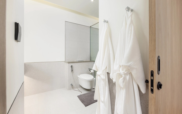 Qabalah 2BR Villa, Pool & Rooftop near Bangtao Villa
