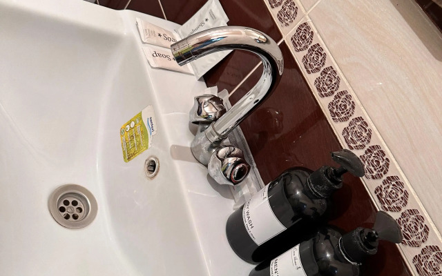 Tolstogo 180b 1 Etazh Flat