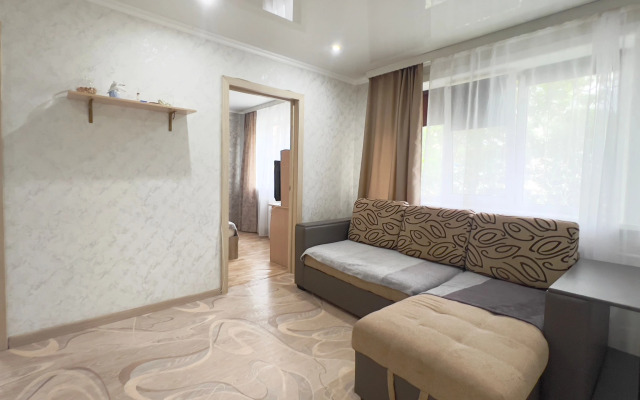 Trekhkomnatnaya Po Ulitse Komsomolskaya 191 Flat