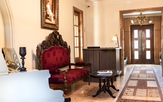 Vedzisi Garden Hotel