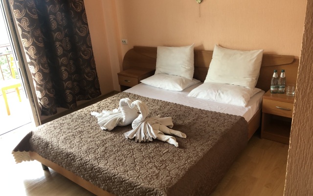 Uyutnyij Prichal Hotel