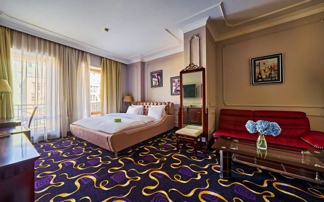 Golden Rooms Hotel