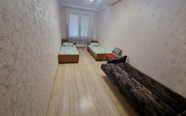 Апартаменты 5-комнатные в Гостевом Доме Домашний