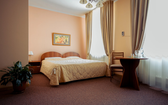 Отель Кристалл