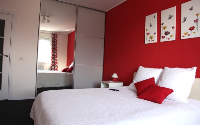 Квартира Red Wall