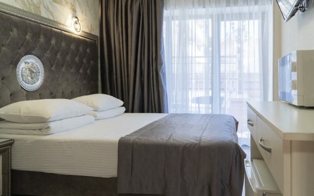 Dvukhmestnye  S Vidom Na Aerariy Apartments