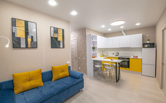 Апартаменты TopHouse на Каплунова 10 трёхкомнатные