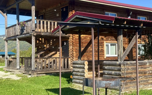 Thach from Travel Hotels Entourage