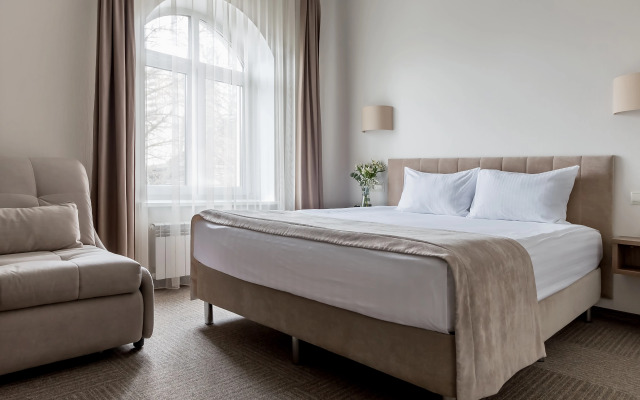 Staryij Dvorik Na Orlovskoj Hotel