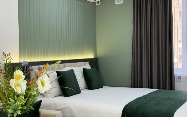 Stylish studio next to Malibu pk Apartments