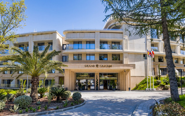 Lyuks Odnokomnatny S Balkonom v otele Grand Cascade Apartments