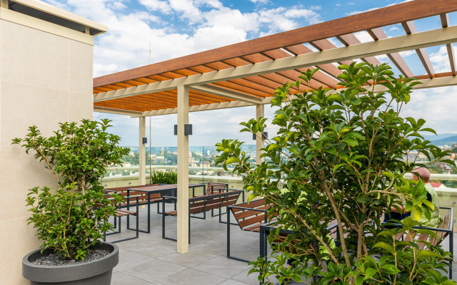 Metropol y Tropicheskogo Parka Apartments 5