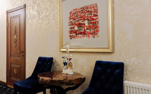 Отель Golden House