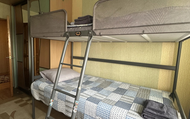 Na Kizhevatova 3-Bedroom Flat