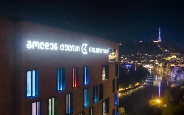 Hotel Golden Tulip Design Tbilisi
