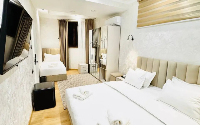 Отель The Moonya