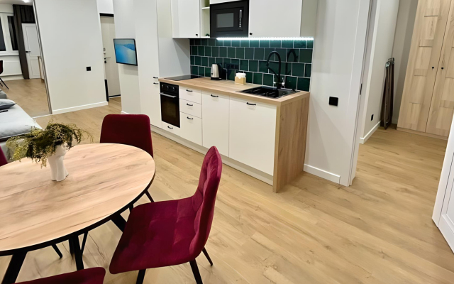 Na Ulitse Akatsiy 34k9 Apartments