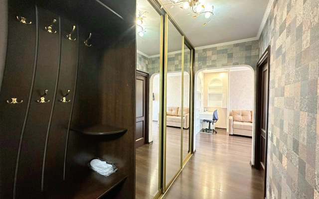 Dvukhkomnatnaya s balkonom na Pritomskom Flat