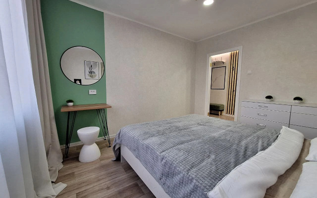 Flat Novaya Do 4+2 Chelovek "versal Apartment"