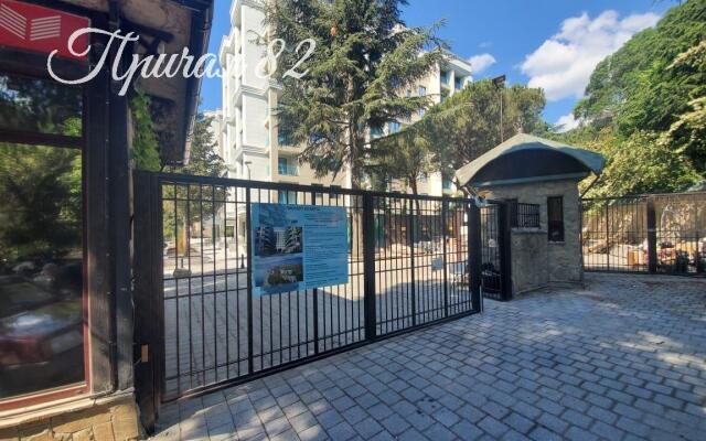 Sky Plaza Apartments