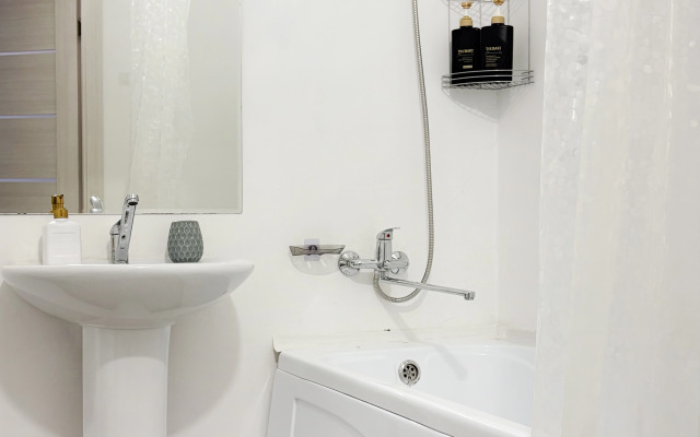 Na Vzlyotnoy Ulitse 7l Flat