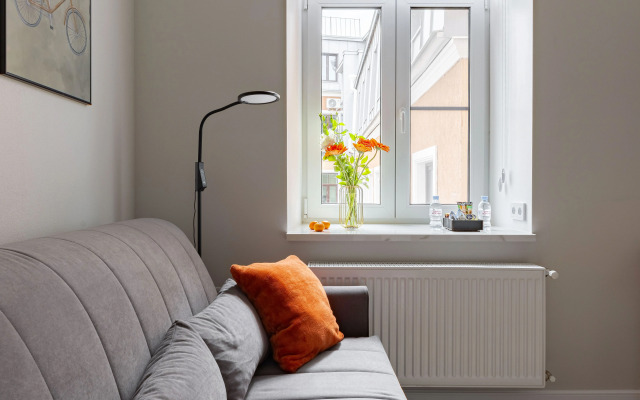 Dizaynerskaya studiya Orange Room u Nevskogo prospekta Flat