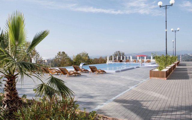 Zhk Merkato S Basseynom Apartments