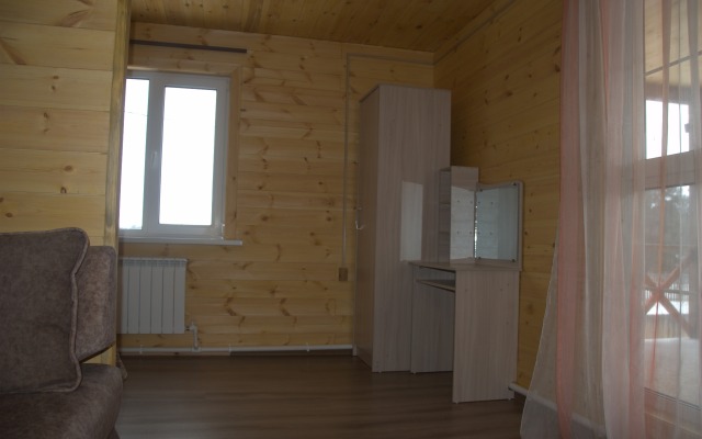SEMEJNYiJ Guest House