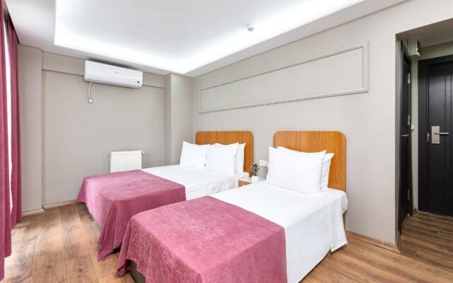 Ria Suites Hotel