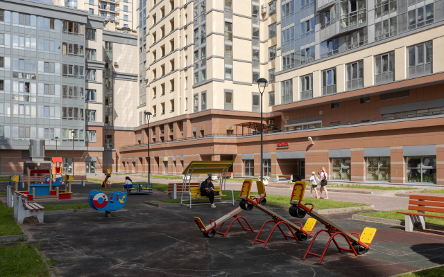 Shikarnaya kvartira u metro Moskovskaya Apartments