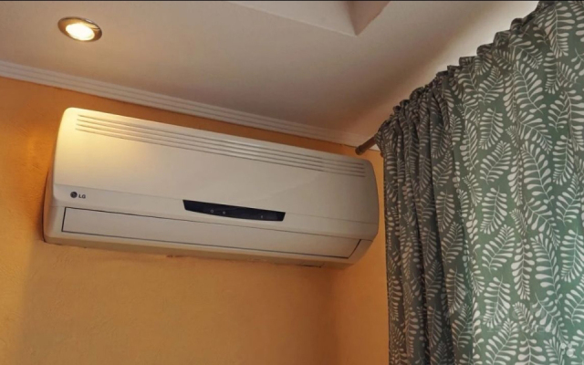 S Dzhakuzi V Tsentre Kalugi Flat
