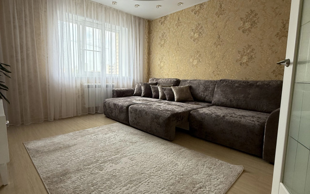 So Svetloy Auroy Flat