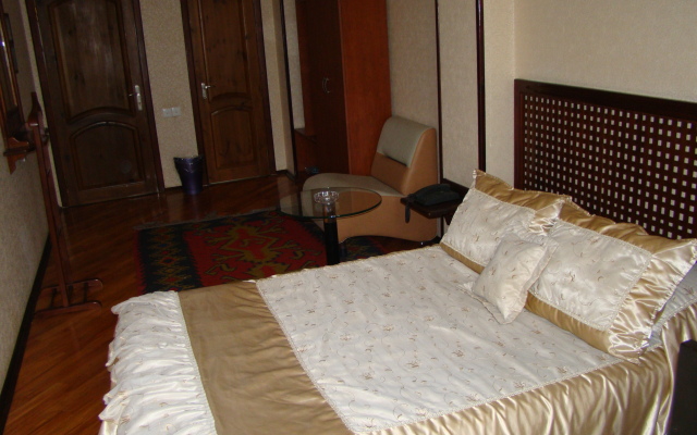 Nur Hotel