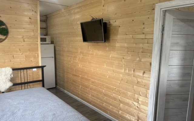 Частный дом из бревна с баней