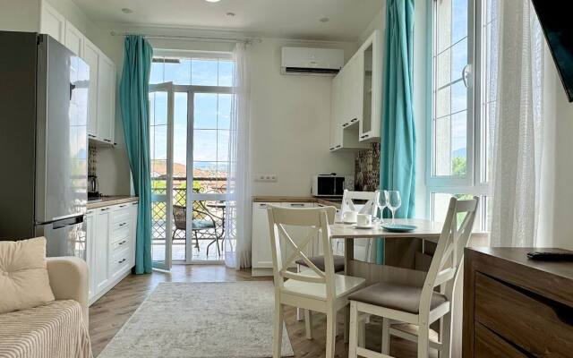 With balconies and mountain views on Meletyan 5a Flat