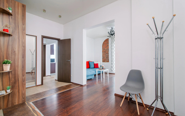 Chetyrekhkomnatnye v Tsentre Apartments