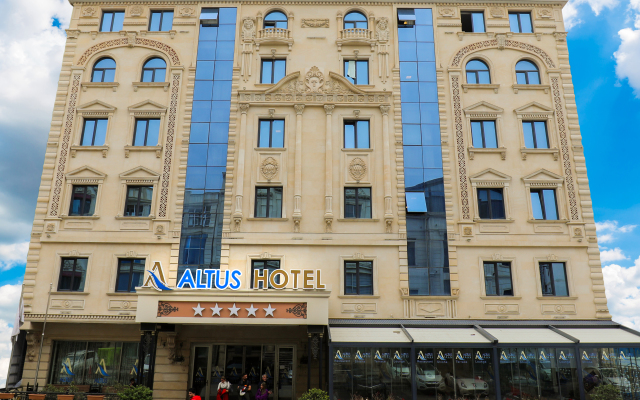 Altus Hotel Baku - Free Massage