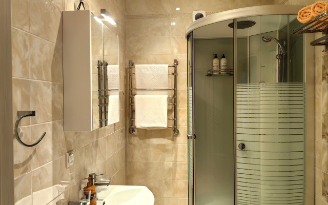 Апартаменты Стоп. Снято! с лоджией-кабинетом