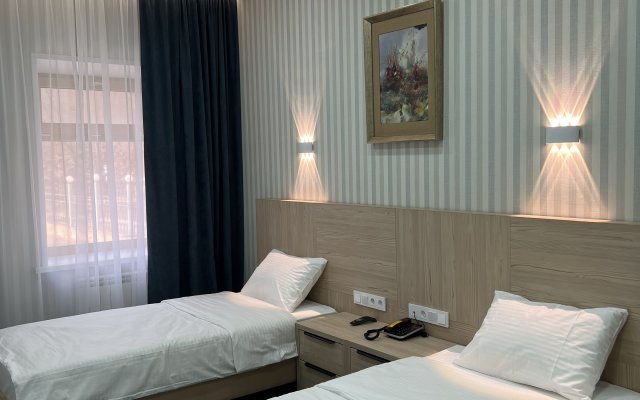 Boulevard Hotel