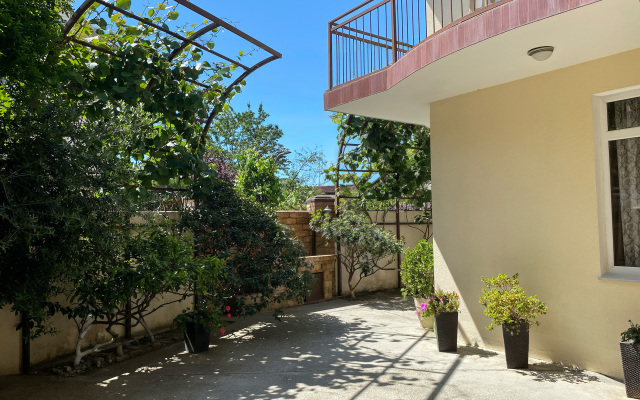 Guest house Afalina Plyus Allama Group