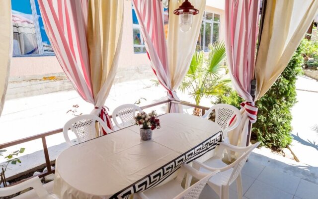 Gostevoy Dom U Yeleny Guest House