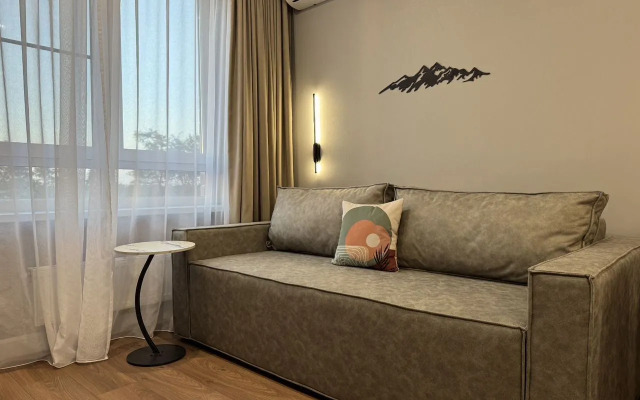 Апартаменты с новым ремонтом на Ивана Беличенко 92к4