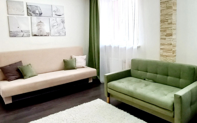 V Serdtse Vostochnogo Rayona Flat