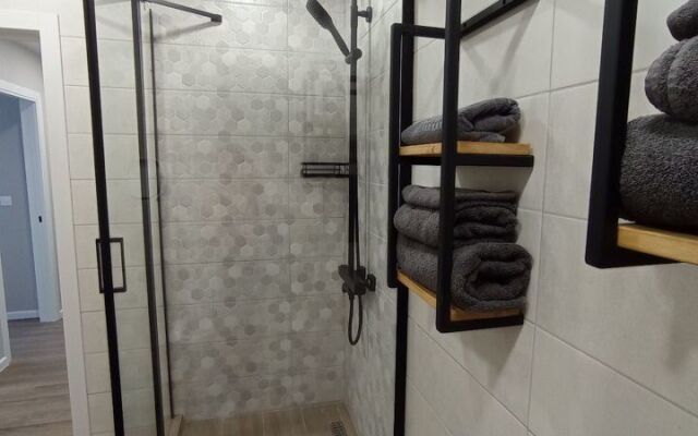 Na Ulitse Novosyolov 113 Flat